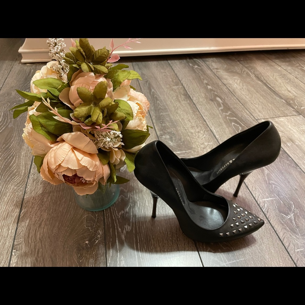 Rock & Republic black studded heels, size 39